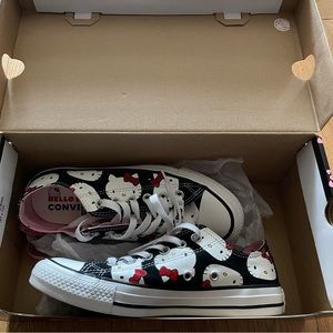 Converse X Hello kitty